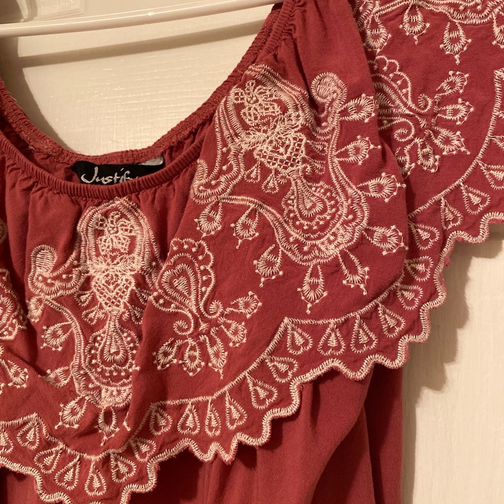 Justify Cold shoulder Top - Picture 2 of 3